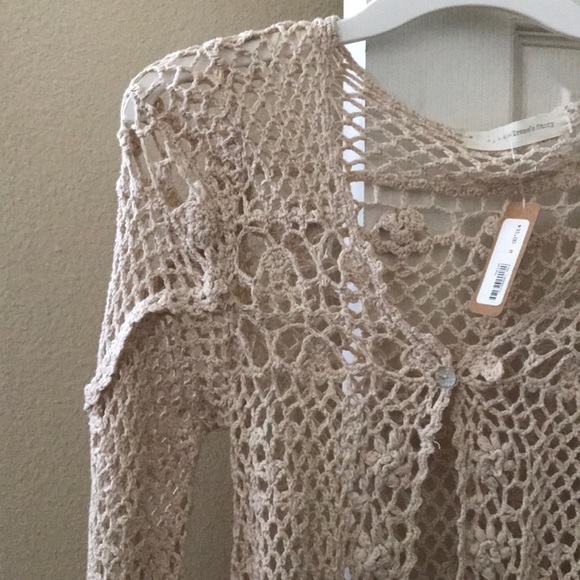 Lacey cover up - Picture 3 of 3